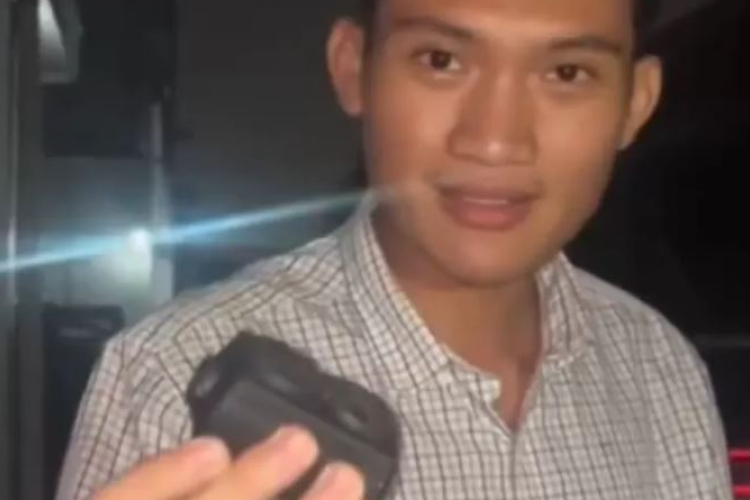PBX Finder Ditemukan Menempel di Kolong Mobil Tiyo Ardianto Mantan Ketua BEM UGM 2025, Diduga Teror Intervensi