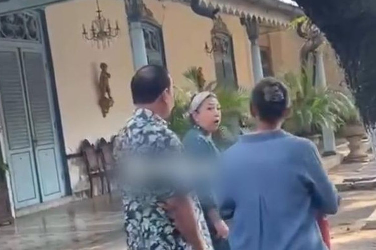 Video Viral Cekcok Gusti Moeng Vs Bupati Estri di Keraton Solo Saat Wilujengan, Ternyata Karena Hal Ini
