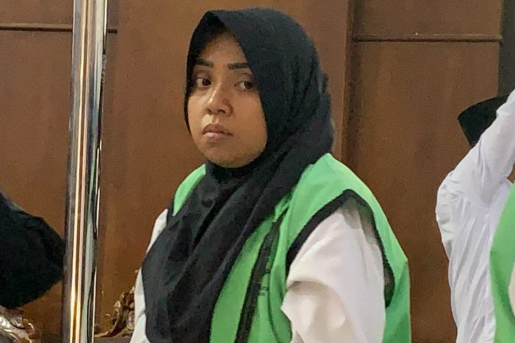 Kronologi Murnita Viral, Wanita di Surabaya Bongkar Rumah Dinas Senilai Rp537 Juta dengan Ekskavator