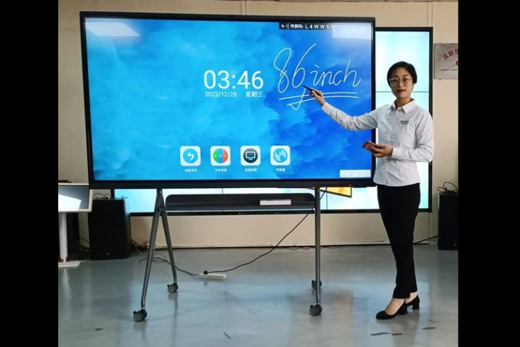 Mantap! Papan Interaktif Digital (Interactive Flat Panel) Bantuan Pemerintah Mulai Disalurkan Ke Seluruh Indonesia 