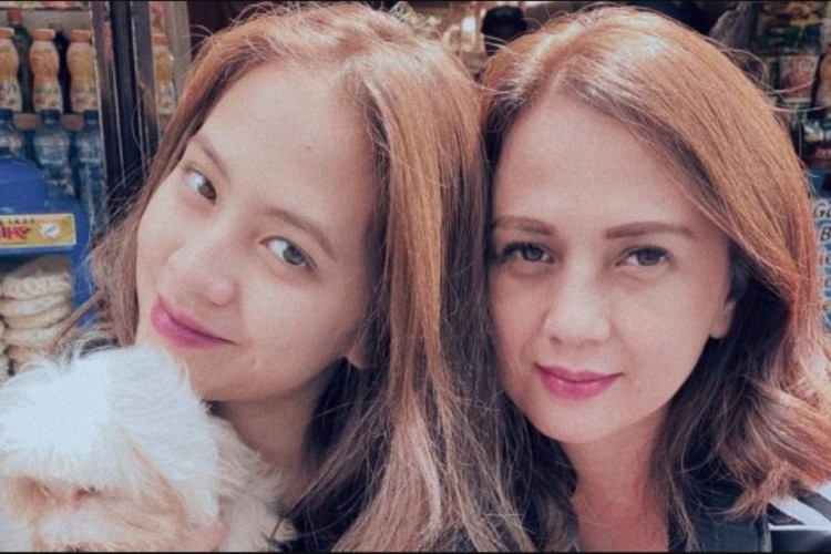 Bagikan Momen Pernikahan Hingga Kehamilan, Postingan Ibunda Adhisty Zara jadi Sorotan!