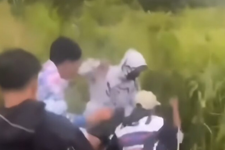 Video Viral Kronologi Pengeroyokan Remaja di Kawasan G. Obos Palangka Raya, Polisi Buru Pelaku
