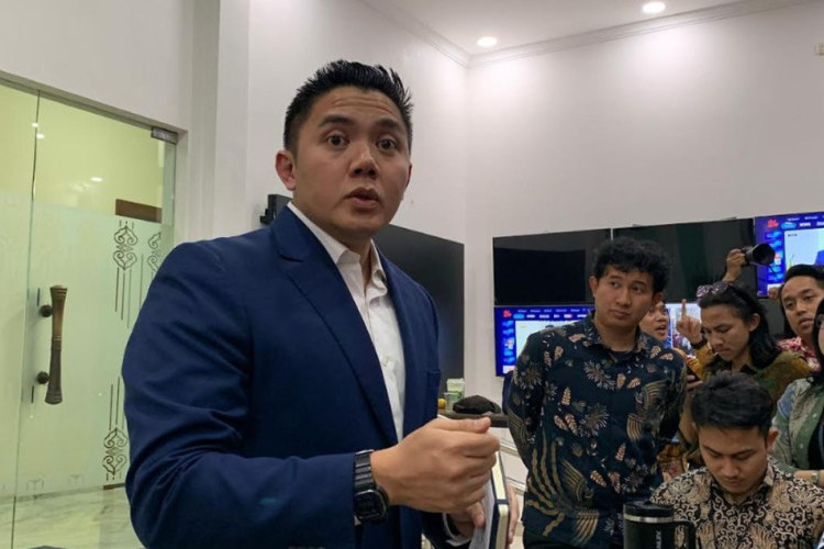 Biaya ke Luar Negeri Prabowo Diduga Ditanggung APBN, Seskab Teddy Berikan Klarifikasi!