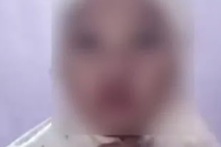 Video Viral Cewek Mukena Putih Coolmax Full HD No Sensor, Isinya Bikin Geleng-Geleng Kepala