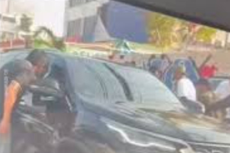 Kronologi Tabrak Lari yang Jadi Pemicu Fortuner Dikepung Warga di Jakpus, Polisi: 'Pengemudi Enggan Kooperatif'