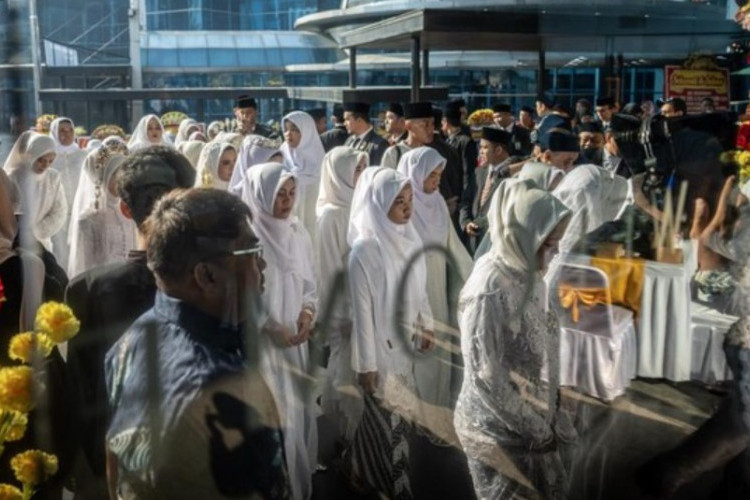 Kemenag Adakan Nikah Massal, Siap Fasilitasi Peserta 'Golek Garwo' yang Berhasil Mendapatkan Pasangan!
