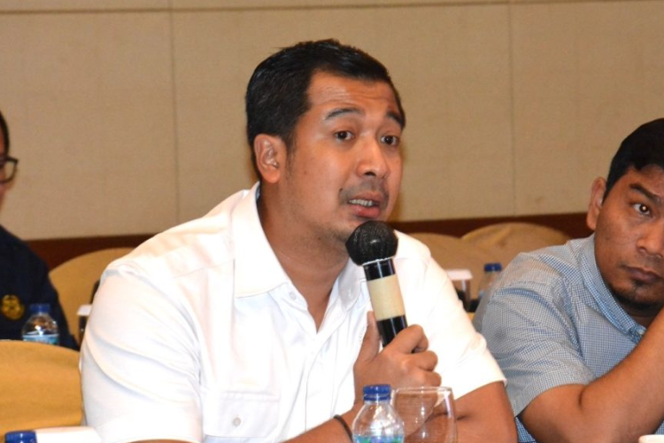 Ade Jona Prasetyo Anak Siapa? Intip Keluarga dan Kiprahnya di Dunia Politik Sebagai Kader Gerindra!