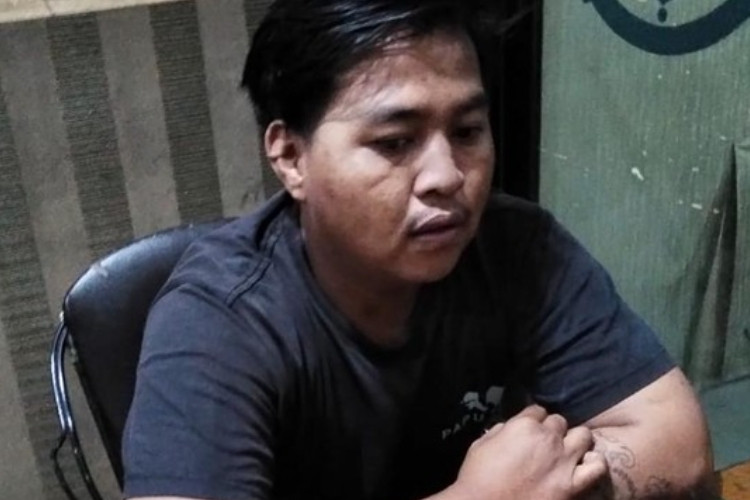 Video Sopir Angkot Ngamuk Viral, Hilang Kendali Sampai Pukuli Pengendara Mobil Gara-Gara Tak Bisa Menyalip 