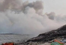 Kebakaran TPA Jatiwaringin Jadi Peringatan, Desak Pemerintah Hentikan Sistem Open Dumping