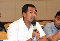 Ade Jona Prasetyo Anak Siapa? Intip Keluarga dan Kiprahnya di Dunia Politik Sebagai Kader Gerindra!